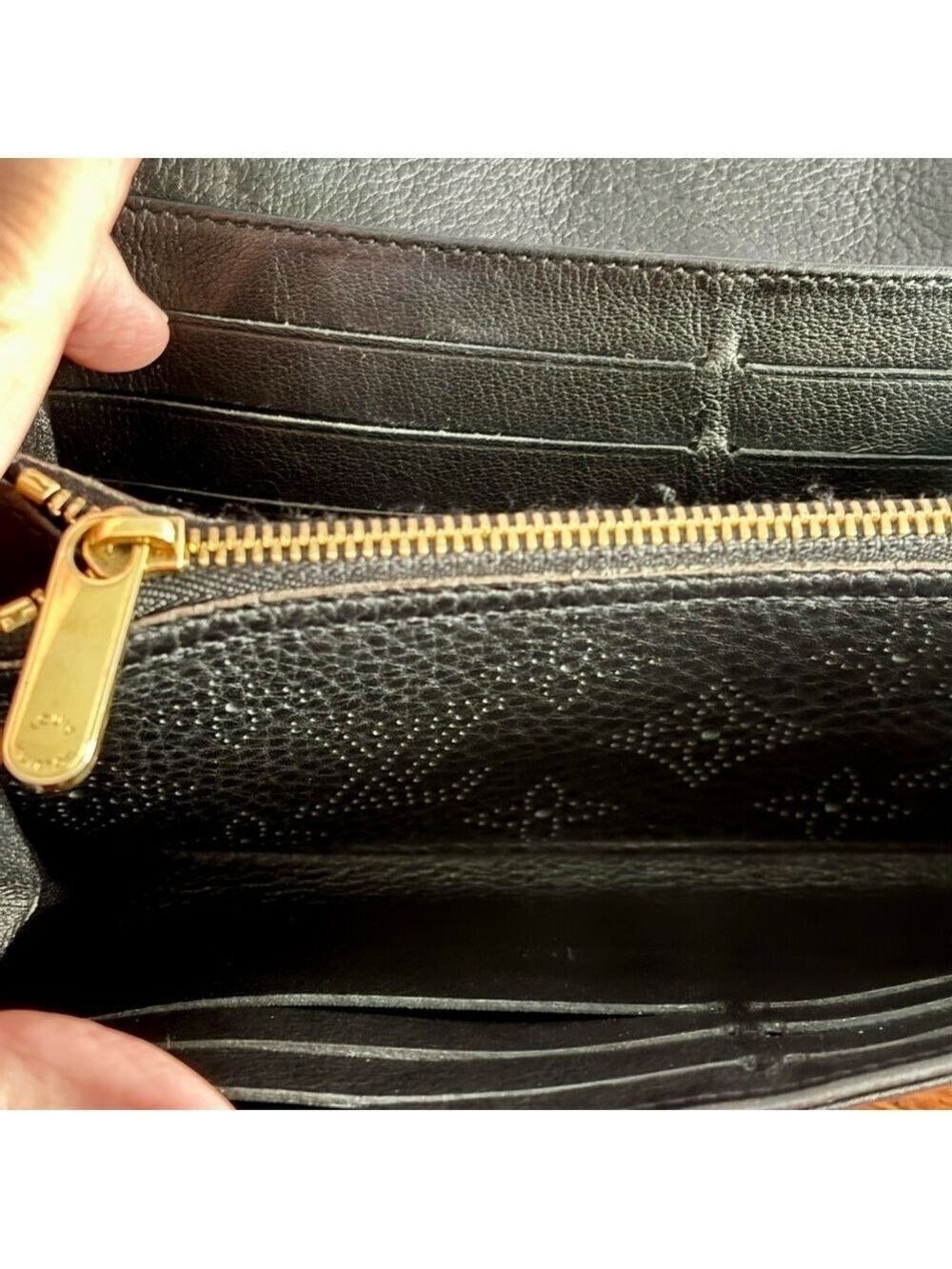Louis Vuitton Mahina Amelia Wallet Black Perforated Leather - Picture 6 of 7